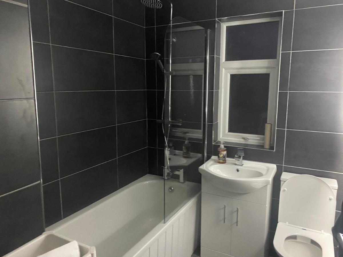 Convenient Room Belfast Bagian luar foto