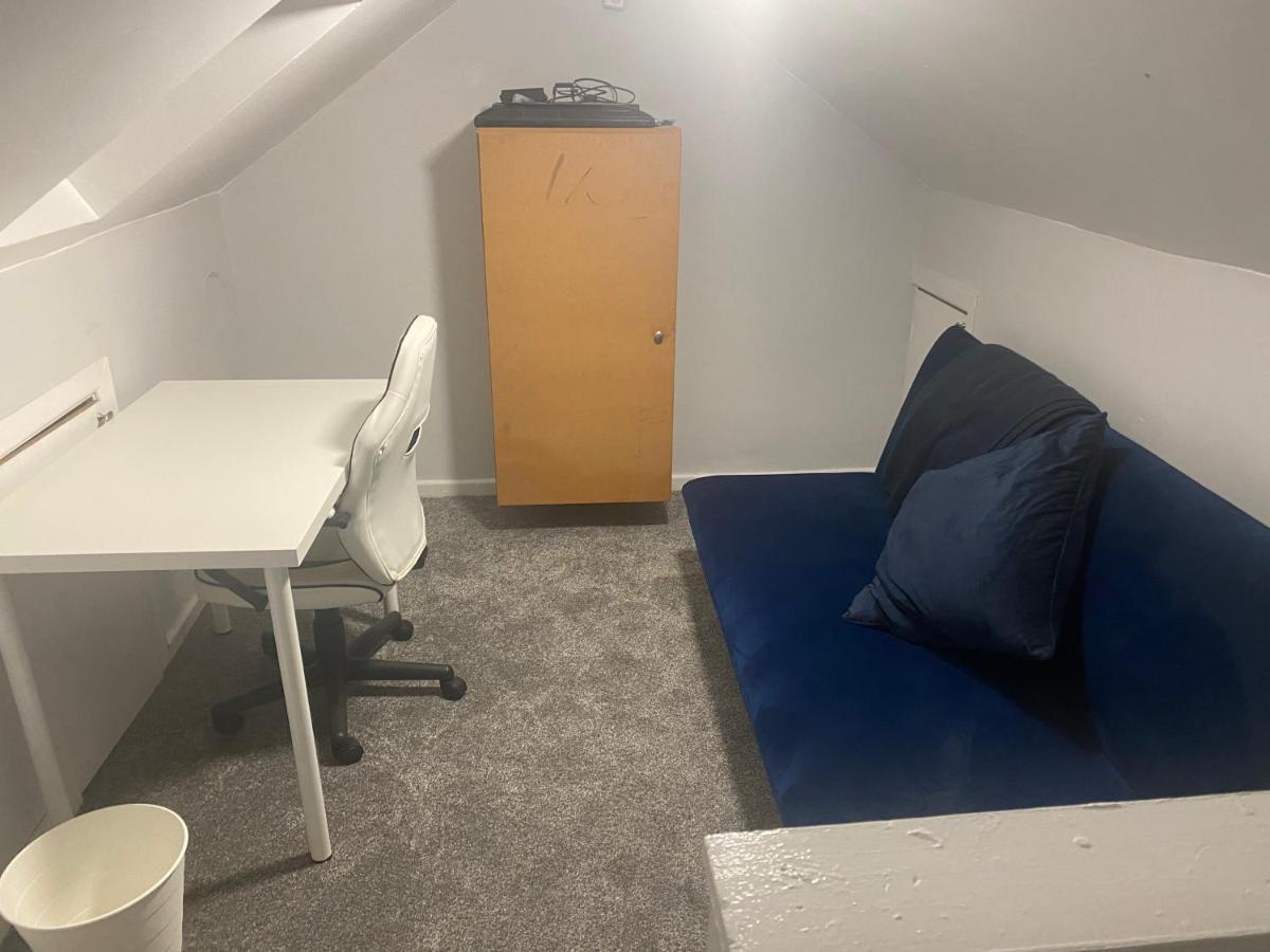 Convenient Room Belfast Bagian luar foto