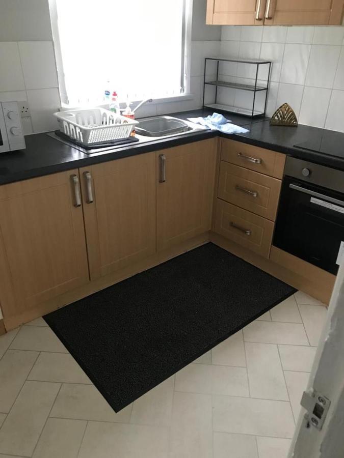 Convenient Room Belfast Bagian luar foto